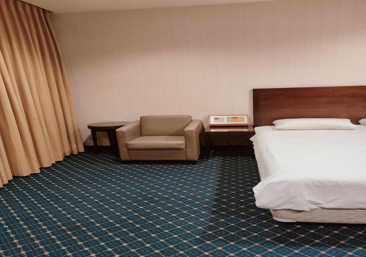 Champion Hotel Тайбэй Экстерьер фото